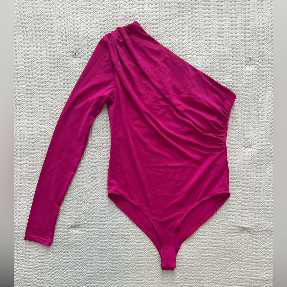 Zara Fuchsia One Shoulder Bodysuit Size Small Rouched on the Side